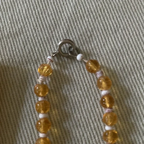 Vintage lucite beads necklace - Picture 3 of 3